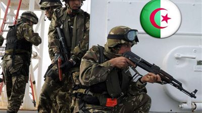 الجيش الجزائرى يقتل إرهابيًا ويعثر على مخبأ للأسلحة فى ولاية أدرار