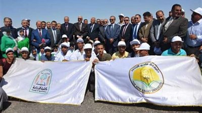 محافظة الوادي الجديد تحتفل بعيدها القومي بحضور المحافظين السابقين