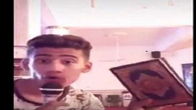 شاهد.. شاب ينتهك حرمة المسجد ويرقص على انغام حمو بيكا وفى يده مصحف