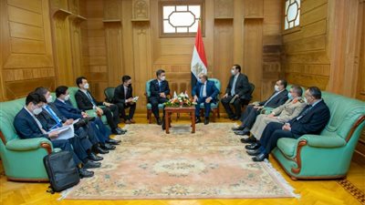 وزير الدفاع الوطني بكوريا الجنوبية يزور الإنتاج الحربي لبحث زيادة التعاون المشترك