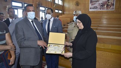 محافظ البحيرة ورئيس جامعة دمنهور يفتتحان مدرج الشهيد عميد أركان حرب خالد العريان