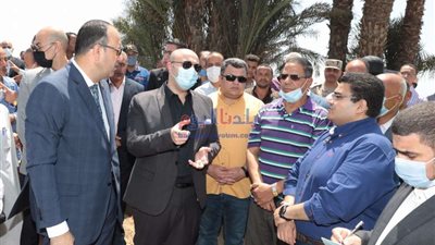 محافظ بني سويف يتابع  سير العمل بمشروعات 