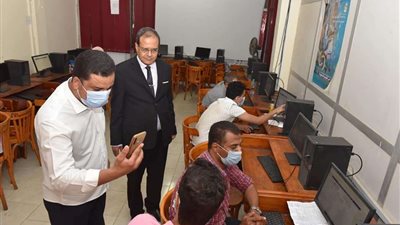 جامعة سوهاج تواصل استقبال الطلاب للتسجيل في تنسيق المرحلة الثانية