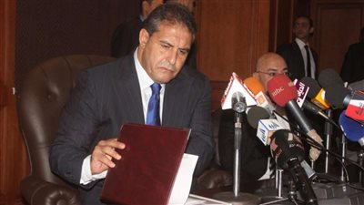 طاهر أبو زيد : محمد شريف سبب ضياع الدوري من الأهلي