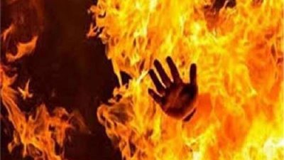 مواطن تركي يشعل النار في نفسه لعدم قدرته على دفع الإيجار.. فيديو