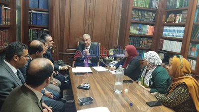 بالصور.. نقيب المحامين  يلتقي حركة 