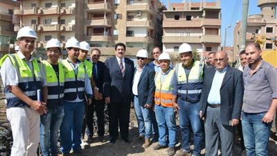 محافظ القليوبية يتفقد إنشاء كوبري 