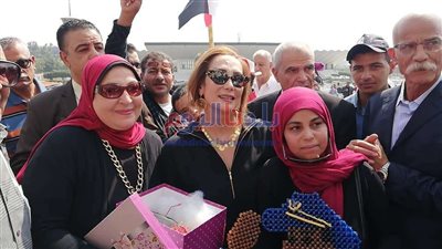 بالصور.. ابنة وشقيقة الرئيس السادات يزوران النصب التذكاري بمدينة نصر