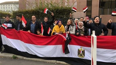 علاء ثابت: المصريون بألمانيا أحيوا ذكرى نصر أكتوبر بمظاهرة حب للوطن