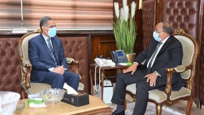 وزير التنمية المحلية يتابع مع محافظ الغربية تنفيذ مشروعات تطوير الريف المصري