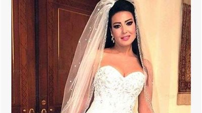 سمية الخشاب تنتظر كريستيانو رونالدو بفستان زفاف