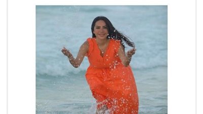 بهده الطريقة.. إنجي علاء تودع الصيف