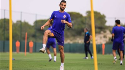 اختبار طبي لـ عمرو السولية في معسكر الفرعنة اليوم