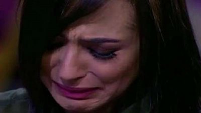 ساندي تصرخ وتستغيث عالهواء: سمكري البني ادمين عملي إعاقة وعرضني للشلل (فيديو)