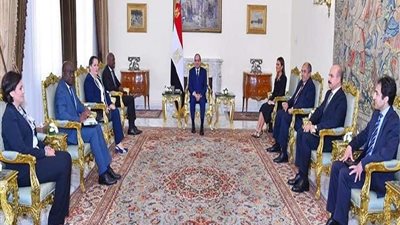 السيسي يبحث دعم المشروعات الزراعية مع صندوق 