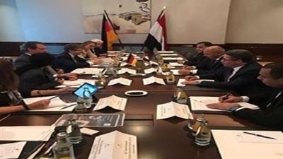 وزير النقل يستعرض مع نظيره الألماني مشروعات قطاع السكك الحديد والموانئ