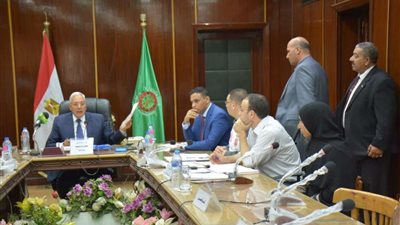 محافظ الدقهلية: تكليف رؤساء المدن بعرض تقرير لمتوسط الارتفاعات في القرى