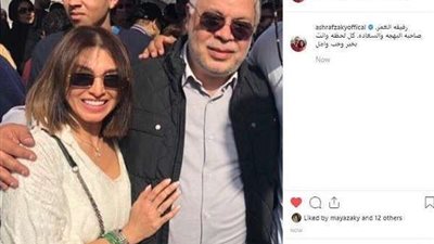 شاهد.. روجينا تقبل زوجها على 