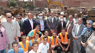 محافظ بني سويف يتفقد مشروعات 