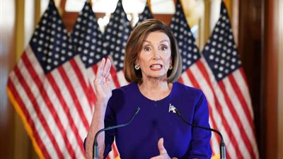 بيلوسي: رفض البيت الأبيض التعاون مع التحقيق لعزل ترامب 