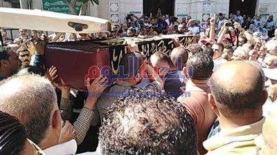 شاهد.. الصور الأولى من جنازة الفنان طلعت زكريا