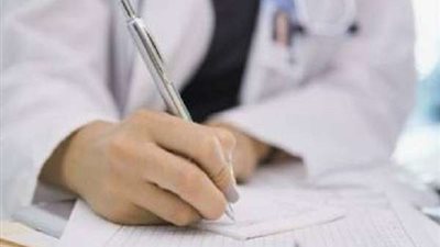 بعد إقرار قانون مزاولة المهنة| امتحان موحد للأطباء.. إصلاح للمنظومة أم إهانة للخريجين؟