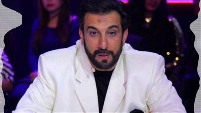 حسام حسني ينشر كليب 