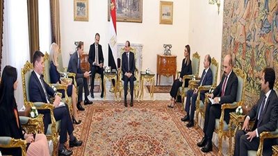 السيسي يبحث مع وزير الصناعة الروسي زيادة الاستثمارات في مصر