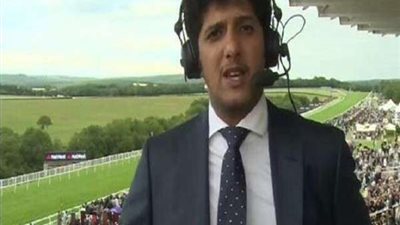 للمرة الثالثة.. علي المحشادي يفوز بجائزة أفضل معلق رياضي لبطولات الخيل