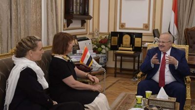 الخشت: دمج المرأة في كافة الأنشطة والوظائف ذات المناصب القيادية