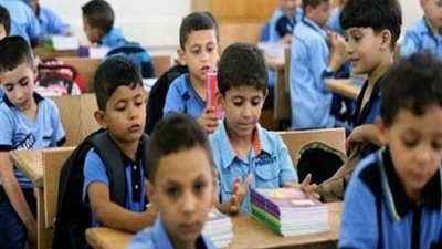 وزير التعليم: يتم الاستعانة بمعلمين جدد من خلال العقود المؤقتة