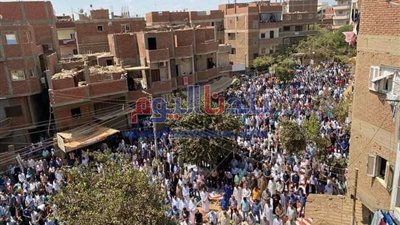 بحضور الدكتور أحمد عمر هاشم الألاف يشيعون جثمان محمود العربى إلى مثواة الأخير بالمنوفية