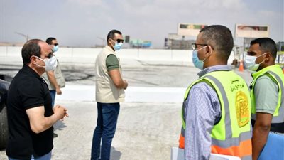 السيسي يتفقد مشروع ربط محور شينزو آبي بالتجمع الخامس