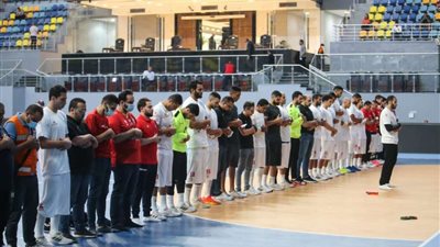 قبل مواجهة السوبر الأفريقي.. صلاة المغرب تجمع لاعبي يد الأهلي والزمالك