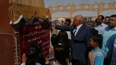 محافظ الوادي الجديد يفتتح الممشى السياحي بالداخلة