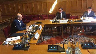 السفارة المصرية في المجر تبحث سبل تعزيز العلاقات الاقتصادية بين البلدين