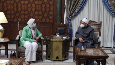 شيخ الأزهر يشكر الرئيس السيسي على دعمه وجهوده في مجالي الصحة والتعليم