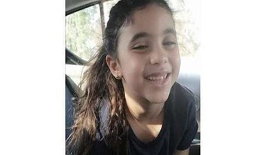 بسبب تشخيص خاطئ.. طفلة تفقد جميع حواسها ووالدتها تستغيث بالرئيس