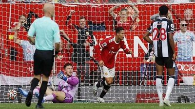 شاهد.. أول تعليق من رونالدو بعد مشاركته الأولى مع مانشستر يونايتد