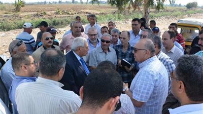 محافظ الدقهلية يعقد اجتماعًا بطريق رافد جمصه للوقوف على معوقات العمل