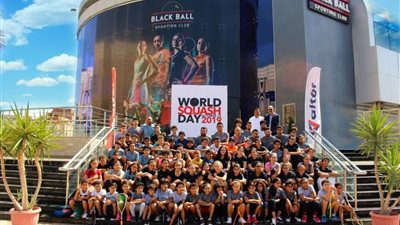 بلاك بول يشارك في اليوم العالمي للاسكواش