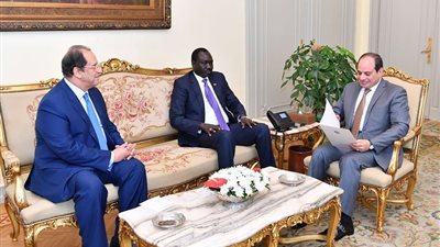 السيسي يتسلم دعوة حضور مفاوضات السلام بجنوب السودان
