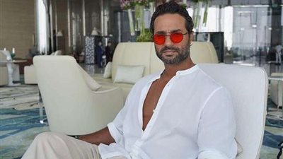 كريم فهمي يحصل على الإقامة الذهبية الإماراتية 