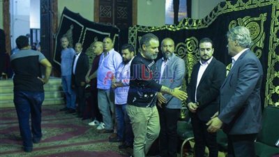 نجوم الفن يقدمون واجب العزاء في شوقي الماجري (صور)