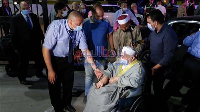 بحضور وزراء وشخصيات عامة.. بدء عزاء محمود العربي والحزن يخيم على الجميع  (صور)