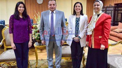 رئيس جامعة بني سويف يستقبل مدير برنامج 