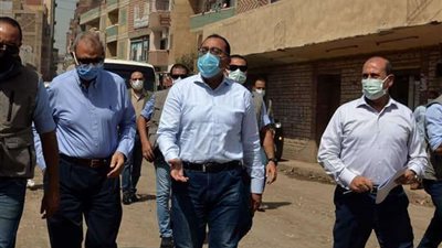 تفاصيل تفقد رئيس الوزراء مشروعات 