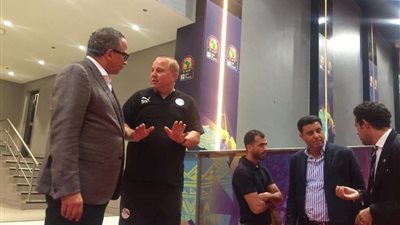 عمرو الجنايني يحفز لاعبي المنتخب الأولمبي قبل مواجهة جنوب أفريقيا