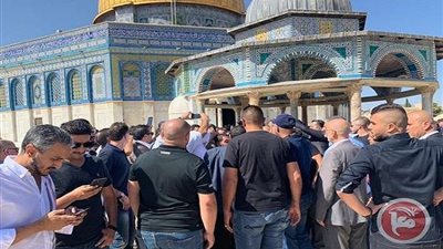 شاهد.. المنتخب السعودي يصلي داخل أروقة المسجد الأقصى