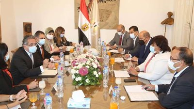 وزيرا الآثار والثقافة يبحثان وضع استراتيجية للترويج السياحي والثقافي لمصر